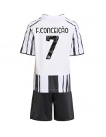 Otroške Nogometnih dresov Juventus Francisco Conceicao #7 Domači 2025-26 Kratki rokavi (+ hlače)